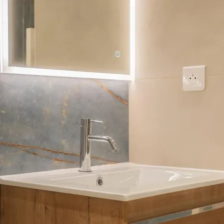 1 Avec Climatisation - Centre Apartment *